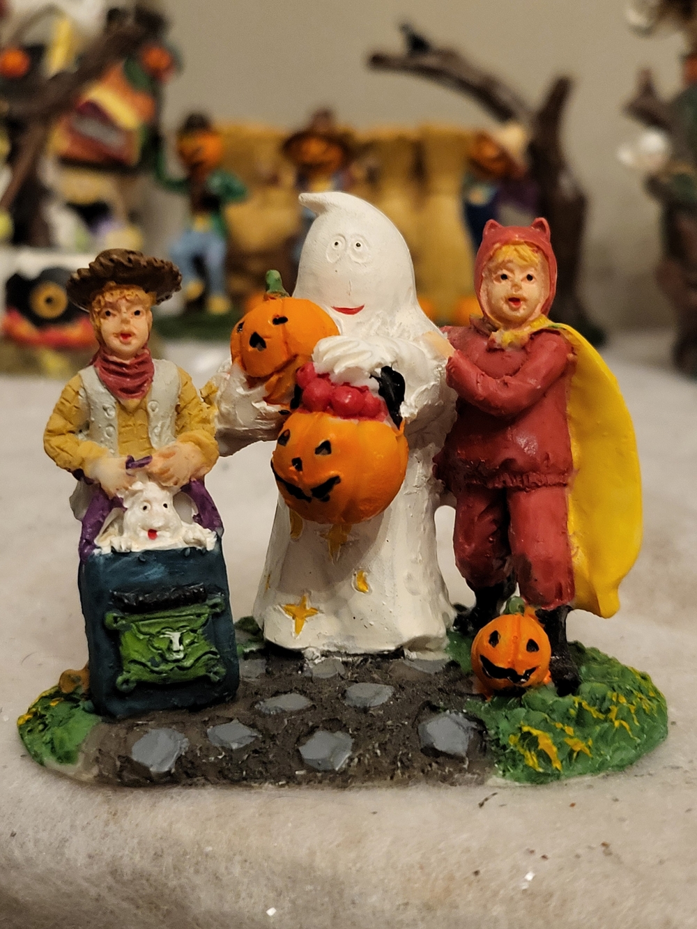 Vintage East West Distributing Halloween Village Figurine Trick or Treat Kids